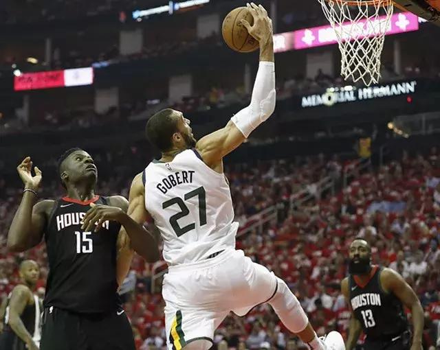  米切尔三分雨浇灭热火，骑士终结对手四连胜